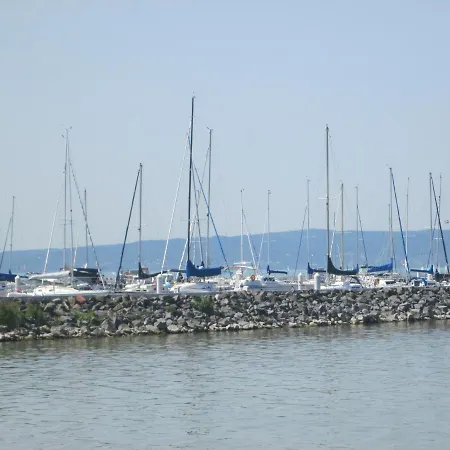 Fenyves 鲍洛通费尼韦什