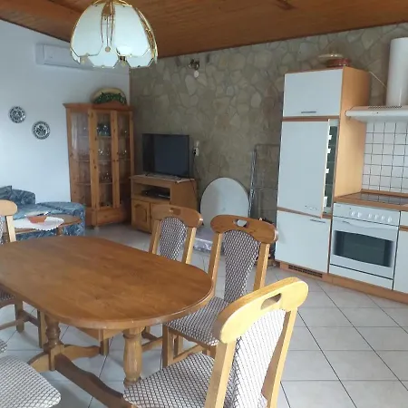 Apartment Fenyves Balatonfenyves