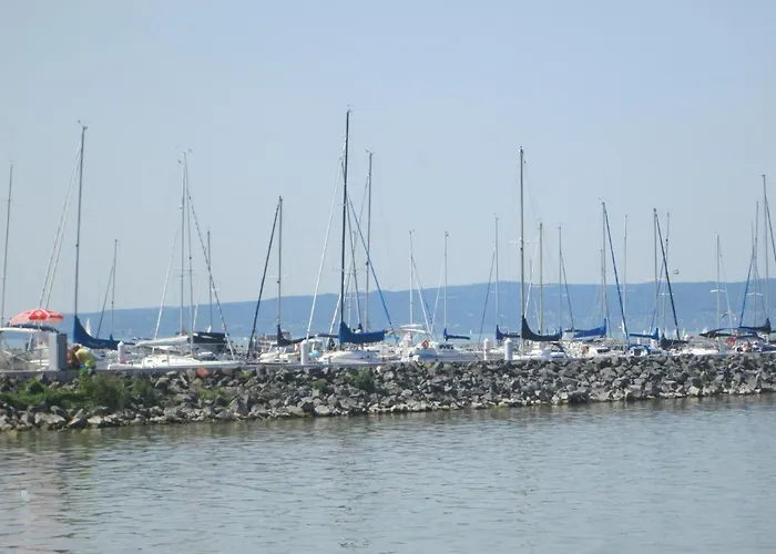 Fenyves 鲍洛通费尼韦什